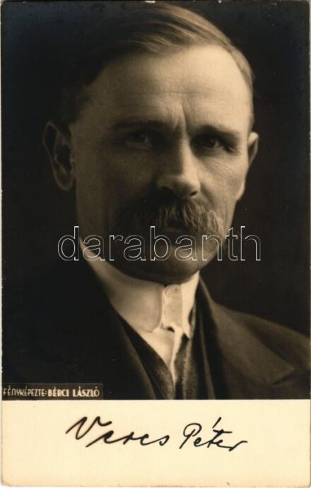 Veres Péter (1897-1970), író, politikus. 1947-48 honvédelmi miniszter, a koalíciós idők (1945-1948) politikai életének egyik legnépszerűbb közéleti személyisége. Fényképezte Bérci László / Péter Veres, Hungarian politician and