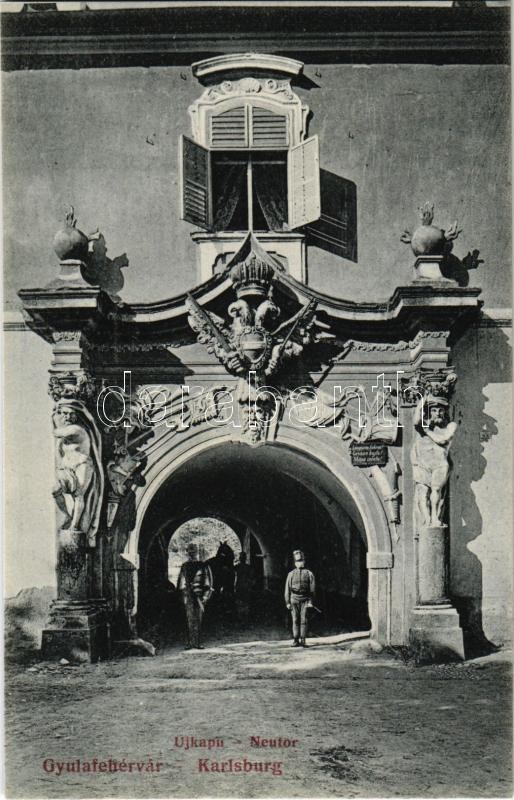 Gyulafehérvár, Karlsburg, Alba Iulia; Új várkapu őrséggel, katonák, 'Lassan hajts!' tábla. Schäser Ferenc kiadása / new castle gate, K.u.K. guards, soldiers, 'Drive slowly!' sign