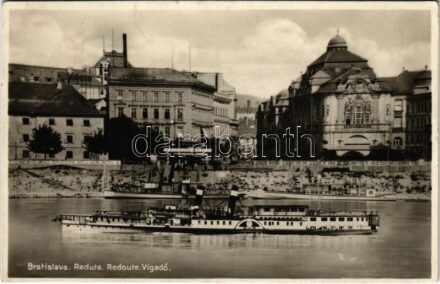 1930 Pozsony, Pressburg, Bratislava; Vigadó, SAS gőzüzemű oldalkerekes személyhajó, Kellner Corso Drogéria, Werner üzlete / redoute, Hungarian passenger steamship, drogerie, shops