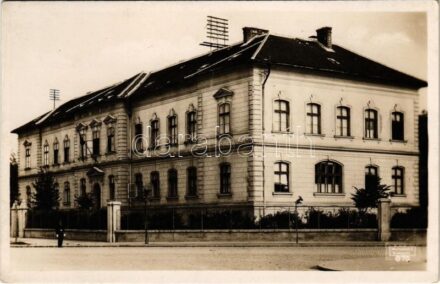 Szombathely, M. kir. bábaképző intézet. Weinstock E. 876.