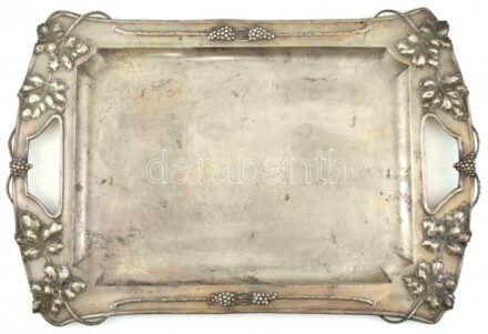 Szecessziós ezüst (Ag) tálca gazdag szőlőt és leveleket formázó díszítésekkel. Jelzett. 1312 g. 52x33 cm / Art nouveau silver tray with grape ornaments. Hallmarked. 1312 g