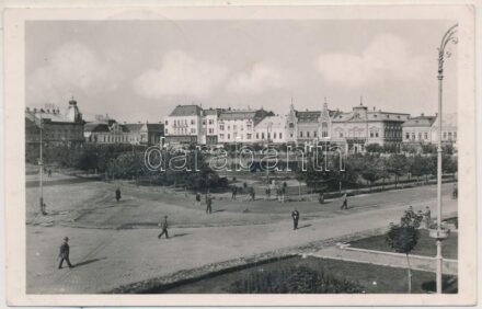 1940 Szatmárnémeti, Szatmár, Satu Mare; Park, Borgida, Weisz üzlete, bank. Singer Nándor kiadása / park, shops, bank + '1940 Szatmárnémeti visszatért' So. Stpl. (fl)