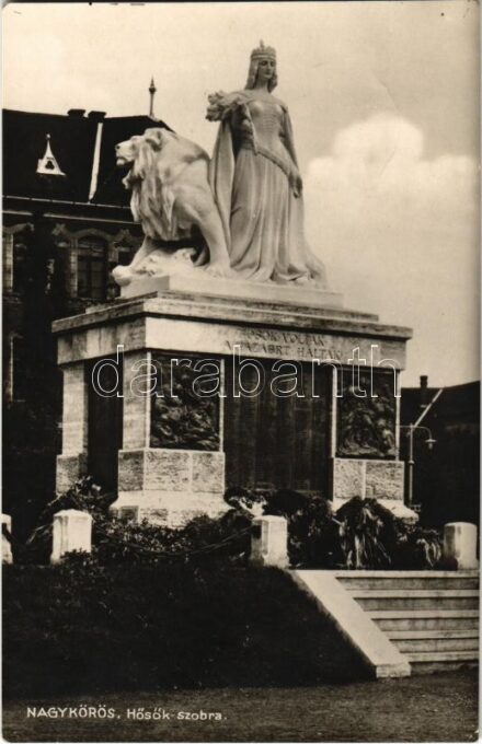 Nagykőrös, Hősök szobra
