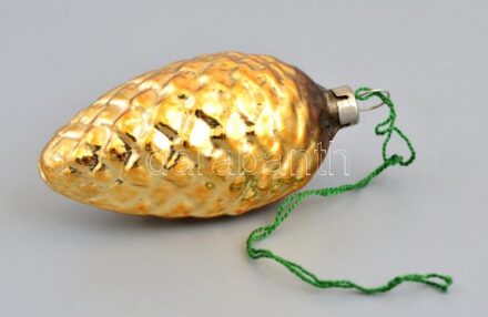 Retró karácsonyfadísz, arany toboz, a fején sérült, h: 8 cm