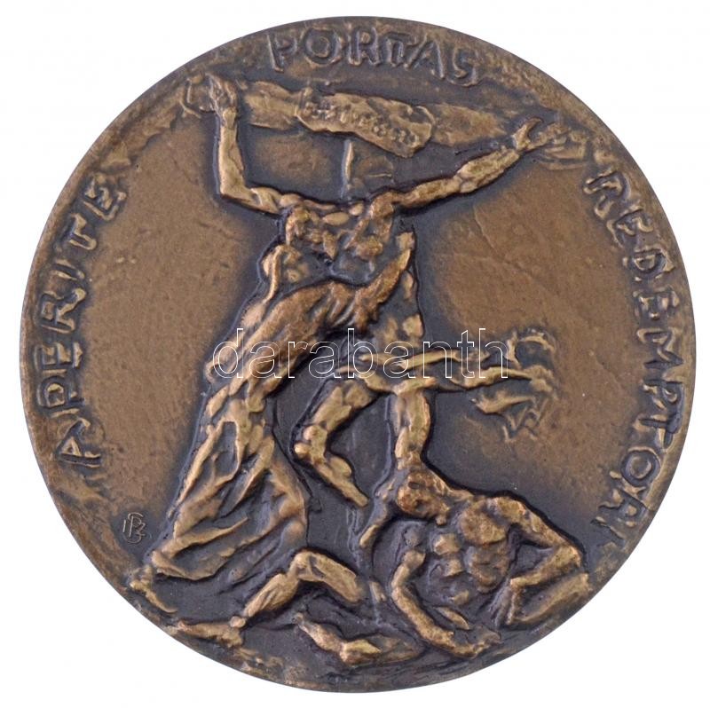 Vatikán 1983. 'II. János Pál pontifikátusának VI. éve' Br emlékérem eredeti tokban, tanúsítvánnyal (44mm) T:1 Vatican 1983. 'VIth Year of Pontificate of John Paul II' Br commemorative medallion in original case with certificate (44mm) - Image 2