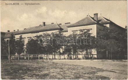 1906 Szolnok, gimnázium, kerékpár. Róth Dezső kiadása + 'SZOLNOK 1. sz. POSTAI ÜGYN.' (EK)