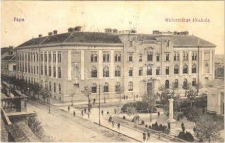 1920 Pápa, Református főiskola