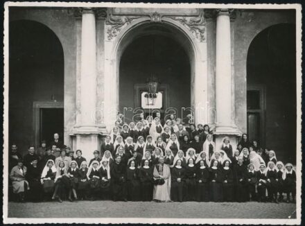 1930 Első szent áldozási emlék + 1937 Felvételi értesítő a Mária-kongregációba + 1938 Róma, csoportkép, rajta papok és apácák is, 17,5x23 cm