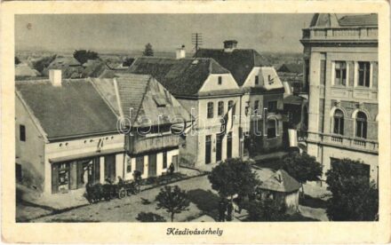 1943 Kézdivásárhely, Targu Secuiesc; utca, magyar zászlók / street with Hungarian flags (EB)