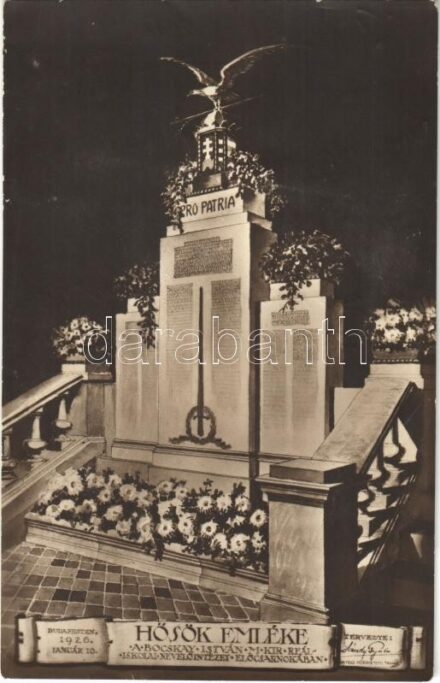 1926 Budapest II. Hűvösvölgy, Sándy Gyula Hősök Emléke a Bocskai István Magyar Királyi Reáliskolai Nevelőintézet előcsarnokában, Pro Patria. Hátoldalon aláírások (Rb)