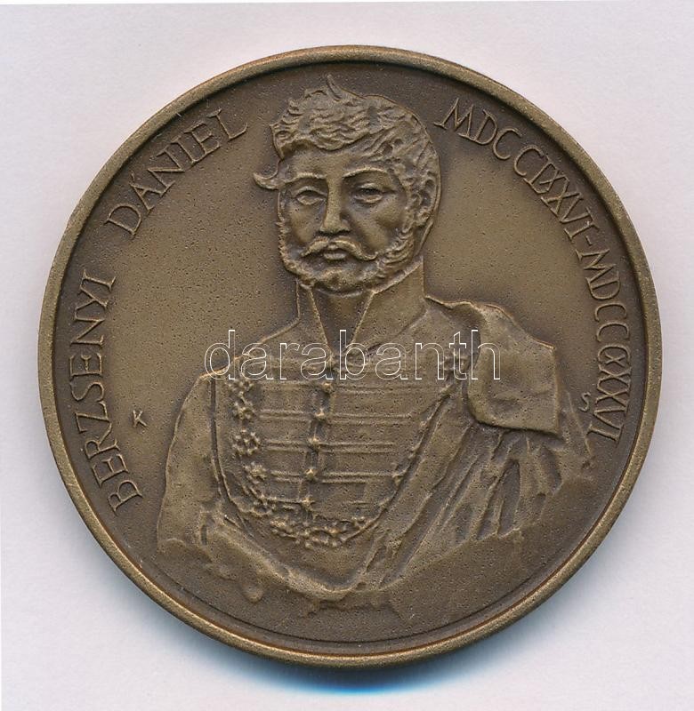 Kiss Sándor (1925-1999) 1982. 'MÉE Szombathelyi Csoportja - Berzsenyi Dániel / Magyar Éremgyűjtők Egyesülete Szombathelyi Csoportja' Br emlékérem (42,5mm) T:2 Adamo SH6