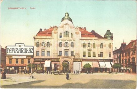 1920 Szombathely, Fő tér, Dukesz Jenő papíráruháza, Deutsch J., Fischer, Marton csipkeáruháza, Meinl órás üzlete, Kiadó üzlet, takarékpénztár. Dukesz Jenő kiadása