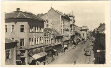 Miskolc, villamos, gyógyszertár, patika, Kodak, üzletek, automobil. Képzőművészeti Alap Kiadóvállalat