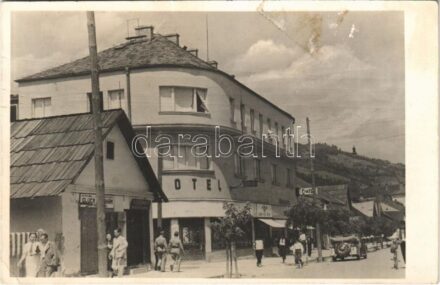 1941 Rahó, Rachov, Rahiv, Rakhiv; Székesfővárosi Alkalmazottak Segítőalapja 'Budapest' üdülő és turistaszálló, Glück Ábrahám, Komornik M. és Cikta üzlet, Mozgó mozi / hotel, shops, cinema. Foto Erődi (EK)
