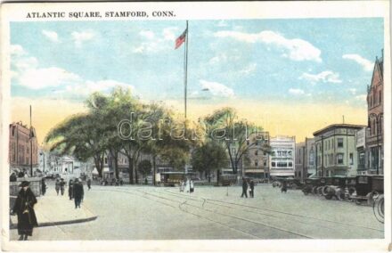1922 Stamford (Connecticut), Atlantic Square, autobuses and automobiles, American flag (EB)