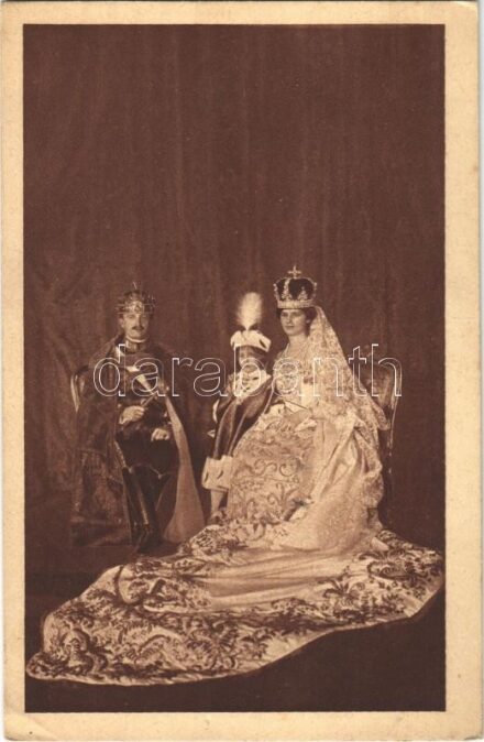 IV. Károly, Zita királyné és Ottó a trónörökös. Magyar Vöröskereszt Egylet Szeretetadomány osztálya / Charles I of Austria, Zita and Otto the Crown prince (EK)