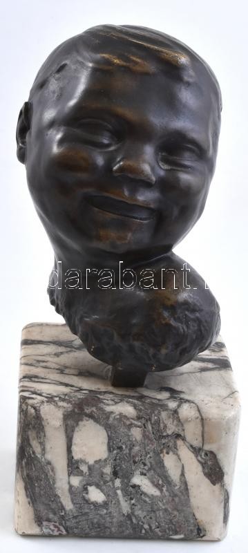 Carl Gelles (1880-1930): Nevető fiúcska fej. Bronz, márvány talpazaton. Bronz 21 cm, márvánnyal együtt 31 cm. / Austrian sculptor Carl Gelles (1880-1930): Laughing head. Bronze. Signed h: 21 cm with marble pedestal 31 cm.