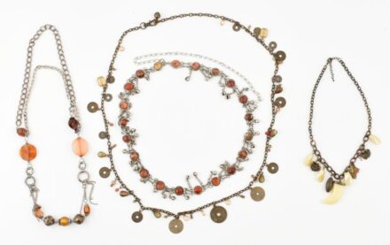 4 db nagy méretű bizsu nyaklánc látványos kövekkel