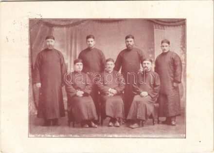 1932 Missziósaink kínai ruhában. Ferences Missziók Országos Ügyvivősége kiadás, hátoldalon nevek / Hungarian missionaries in Chinese clothes