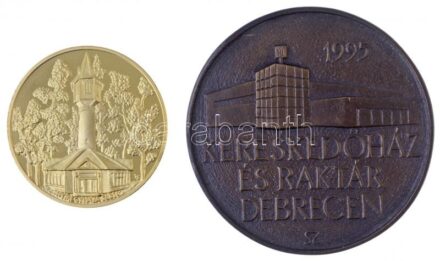 1998. 'IX. Rádiós Tájékozódási Futó Világbajnokság - Nyíregyháza' kétoldalas, aranyozott fém emlékérem eredeti tokban (42mm) + 1995. 'Hungaropharma' kétoldalas, öntött Br emlékérem papírdobozban (64mm) T:PP,1-