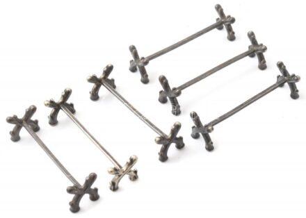 6 db ezüstözött Berndorf alpakka késbak. Jelzettek. 9,5 cm