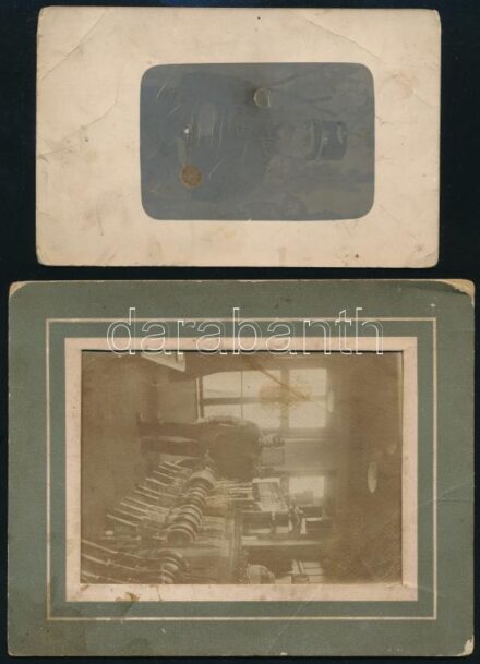cca 1900 össz. 2 db MÁV vasutasokat megörökítő fotó és fotólap kopott, foltos, törésnyomokkal, 13x8,5 és 11x7,5 cm