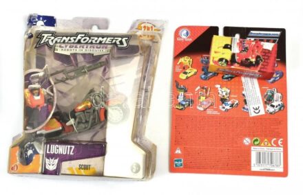 Transformest Cybertron Lugnutz figura + egy Transformers figura, dobozzal, leírással
