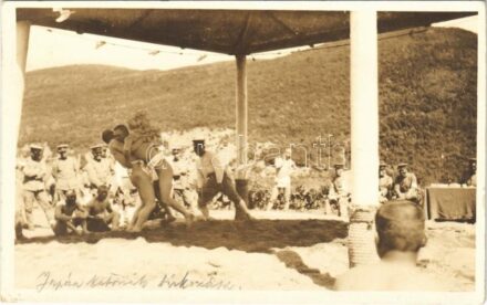 Második világháborús japán katonák birkóznak / WWII Japanese military, soldiers' sumo match. photo