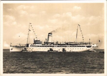 Cobra / Hamburg America Line steamship. Phot. F. Schensky