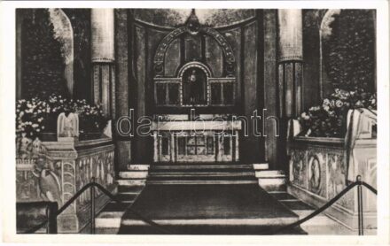 Krasznahorkaváralja, Krásnohorské Podhradie; mauzóleum belső / mausoleum interior
