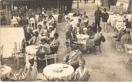 Abbazia, Opatija; vendéglő kerthelyisége / restaurant garden. Foto Mayer photo