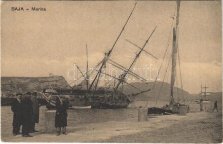 Baia, Baja, Baiae; Marina / port / kikötő, vitorlászátonyok