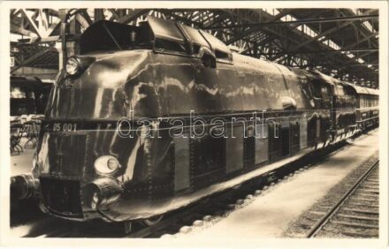 Stromlinienlokomotive Reihe 05. Reichsbahn-Ausstellung Nürnberg 1935. 100 Jahre Deutsche Eisenbahnen / German State Railway Exhibition, 100 years of the German Railways, streamliner train (Rb)