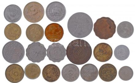 22db-os arab érmetétel, közte Egyiptom 1938. 10m Br 'Fárúk' + Jordánia 1955. 10f Br T:2-3 22pcs Arabic coin lot, within Egypt 1938. 10 Milliemes Br 'Farouk' + Jordan 1955. 10 Fils Br C:XF-F