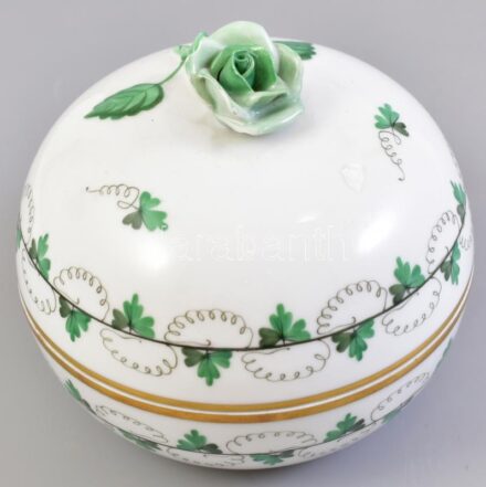 Herendi petrezselyem mintás bonbonniere. Kézzel festett, jelzett, jelzett, lepattanással a rózsán. d: 11, m: 10 cm