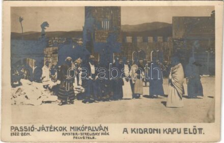 Mikófalva, Passió-játékok Mikófalván 1922-ben. 'A Kidroni kapu előtt' Amster-Strelisky fiók felvétele photo