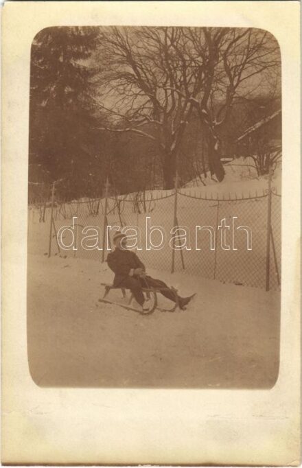Téli sport, szánkózó férfi / winter sport, sledding man. photo (EM)