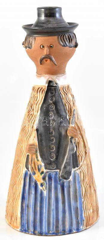 Kiss Roóz Ilona (1920-2010): Vadász. Mázas kerámia, kézzel festett, jelzett, hibátlan, m: 35 cm