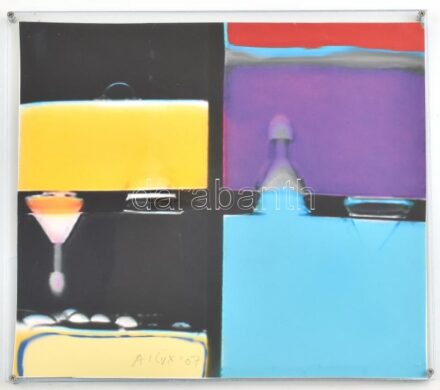 Lux Antal (1935-): Cseppek, 2007. Computer print, papír. Jelzett és datált (A. Lux '07). 29x29 cm. Kétoldalas tér-objekt. Kiállítva: Zágráb, 2007. Plexiüveg mögött.