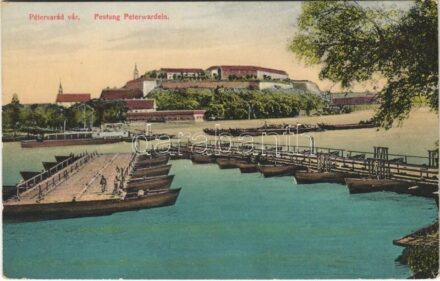 Újvidék, Novi Sad; Pétervárad vára, hajóhíd, 'Aladár' vontatóhajó / Petrovaradin castle, pontoon bridge, towing boat