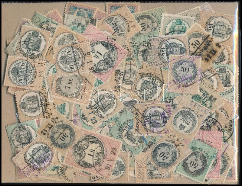 300 db okmánybélyeg az 1880-1960 közötti időszakból