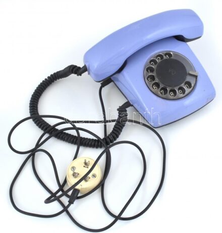 Retro lila analóg vonalas telefon