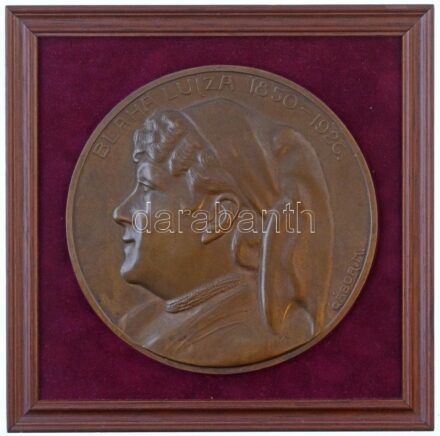 Gábor Mátyás (1891-1944) 1928. 'Blaha Lujza 1850-1926' egyoldalas, öntött bronz emlékérem (205mm) fatáblára csavarozva (280x280mm) T:1- Hungary 1928. 'Lujza Blaha 1950-1976' one-sided, cast bronze commemorative medallion (205mm) screwed