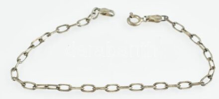Ezüst(Ag) karlánc, jelzett, h: 18,5 cm, nettó: 2,49 g