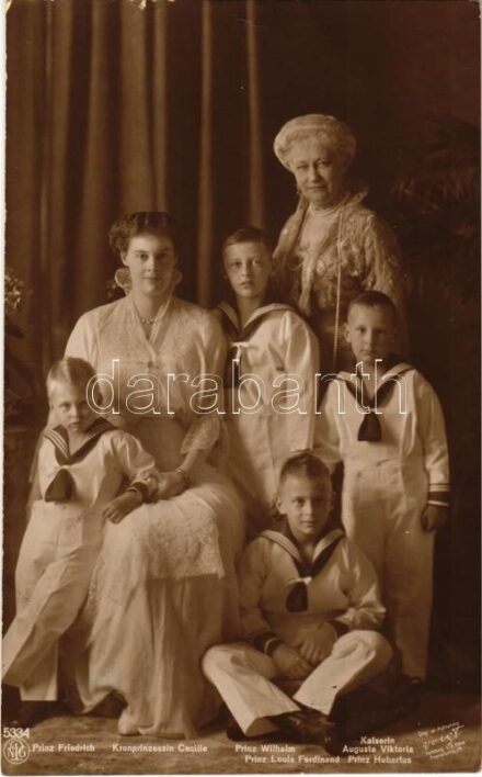 Kaiserin Auguste Viktoria, Prinz Friedrich, Kronprinzessin Cecilie, Prinz Wilhelm, Prinz Louis Ferdinand, Prinz Hubertus
