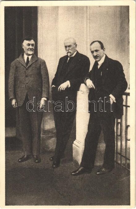 Pan president s ministrem Benesem a amer. podporovatelem csl. snah Mr. Cranem v Lánech (r. 1923) / Czechoslovak President Masaryk with Minister Benes and American supporter Charles Crane in Lány