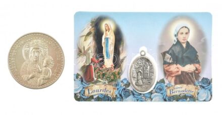 Olaszország DN 'Lourdes / Szent Bernadett' Al vallási érem díszlapon, eredeti zacskóban (25mm) + Lengyelország DN 'II. János Pál pápa / Czestochowai Madonna' fém emlékérem (35mm) T:1- Italy ND 'Lourdes / Saint Bernadette' Al religious
