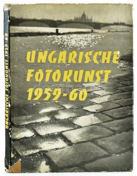 Ungarische Fotokunst 1959-1960. Szerk.: Vadas, Ernő. Bp., 1959, Corvina. Német, angol és francia nyelven. Többek közt Gink Károly, Angelo, Mácsai István, Vadas Ernő fotóival. Kicsit kopott gerincű félvászon kötésben, kiadói sérült