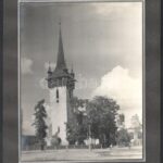 1940 Fehérgyarmat és Bánffyhunyad, templomok, 2 db kartonra ragasztott fotó, 23×17,5 cm