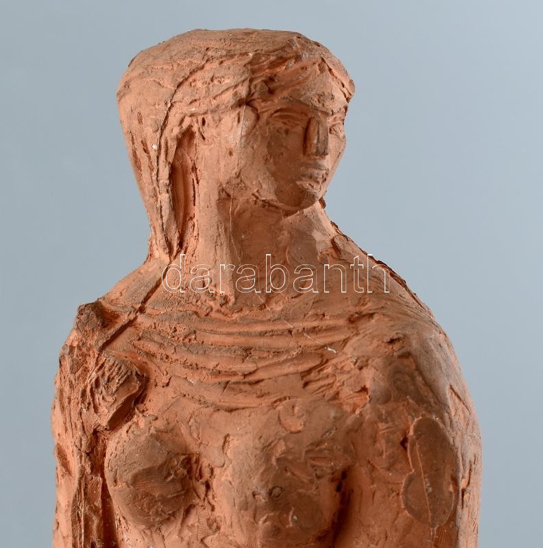 Segesdi György (1931- 2021): Proletár nő. Kézzel formázott agyag. Jelzett. Kopott. m: 44 cm - Image 2